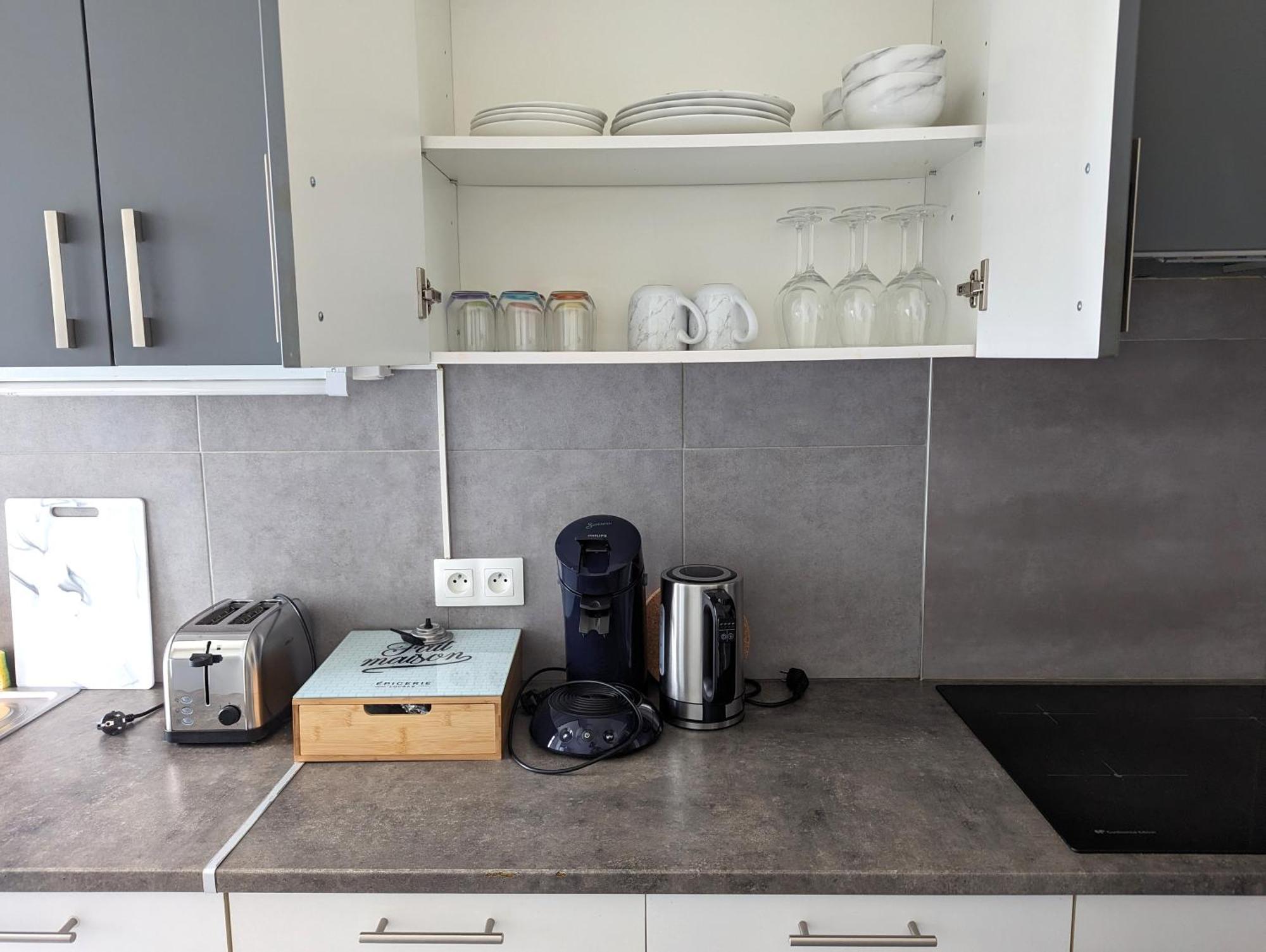 Le Mirage - Appartement 2 Chambres, Salon, Cuisine Equipee, Parking Et Wifi Gratuit Mulhouse Esterno foto