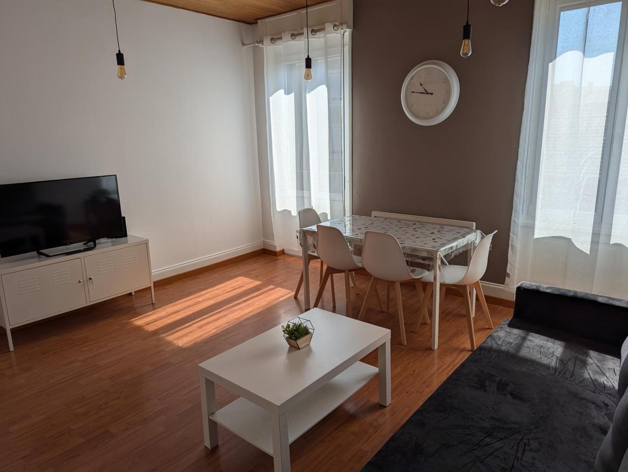 Le Mirage - Appartement 2 Chambres, Salon, Cuisine Equipee, Parking Et Wifi Gratuit Mulhouse Esterno foto